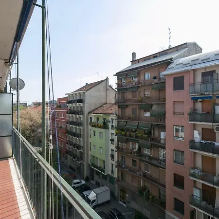 Local Tortona شقة ميلان