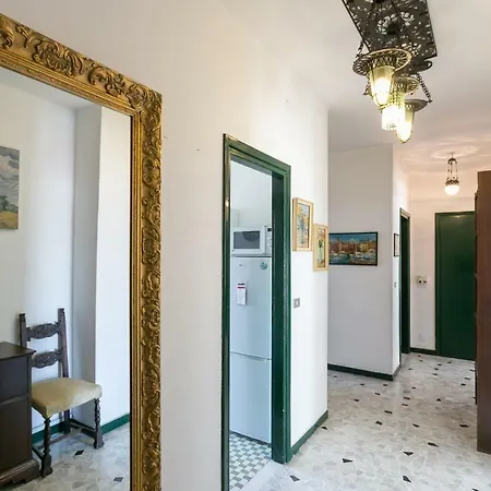 Local Tortona شقة *
